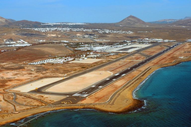 Public Car Park Flughafen Lanzarote canaria.guide